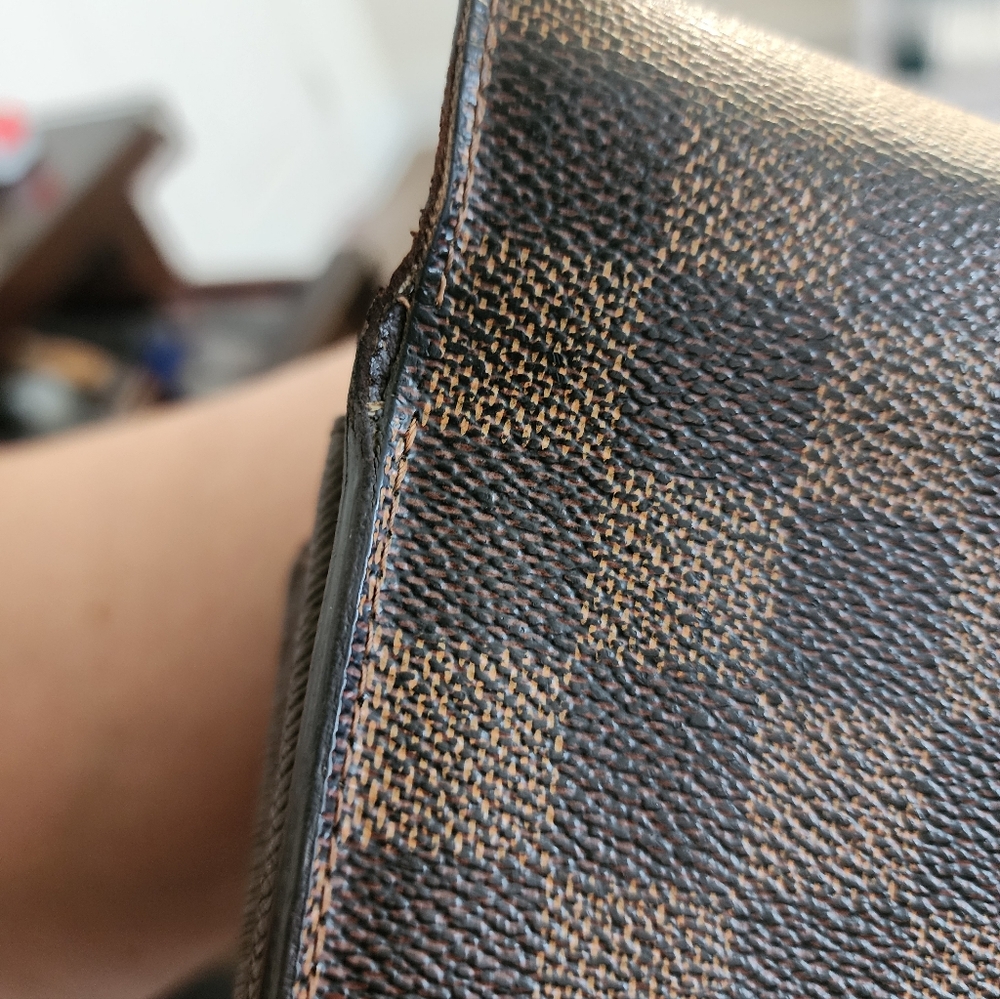 LV Damier Ebene Sarah Wallet - Picture 16 of 16